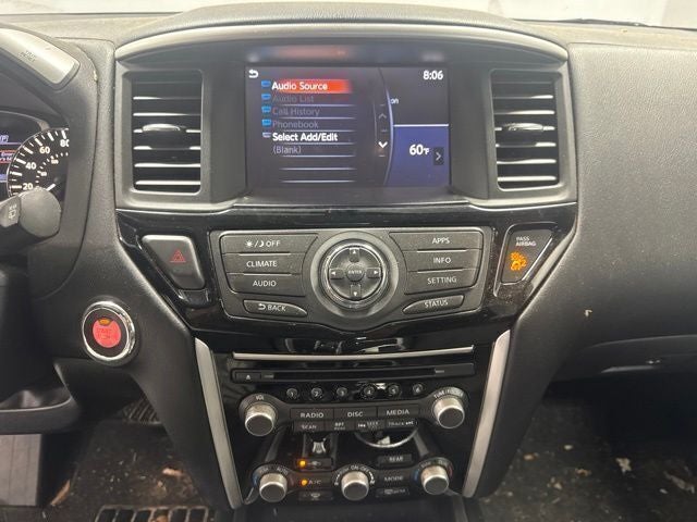 2017 Nissan Pathfinder SV
