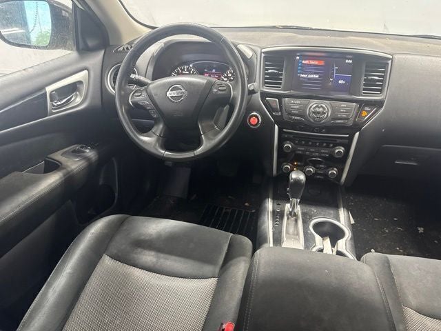 2017 Nissan Pathfinder SV