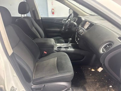 2017 Nissan Pathfinder SV
