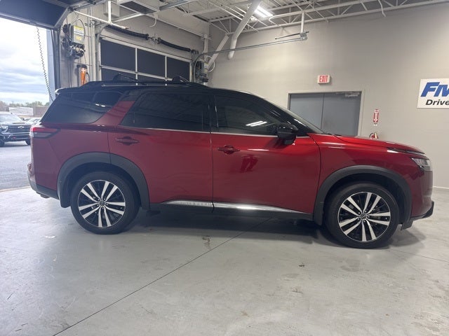 2024 Nissan Pathfinder Platinum