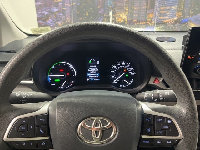 2021 Toyota Sienna LE 8 Passenger