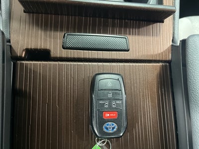 2021 Toyota Sienna LE 8 Passenger