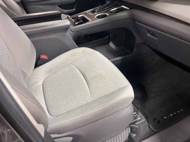 2021 Toyota Sienna LE 8 Passenger