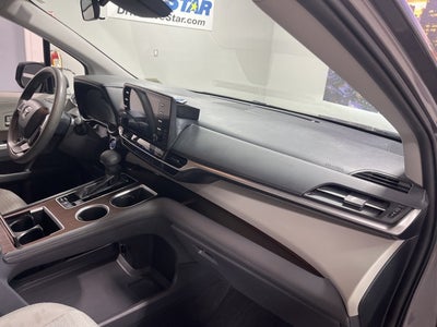 2021 Toyota Sienna LE 8 Passenger
