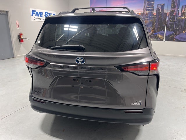 2021 Toyota Sienna LE 8 Passenger