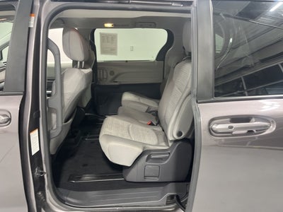 2021 Toyota Sienna LE 8 Passenger