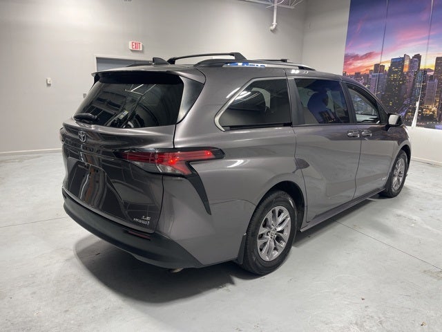 2021 Toyota Sienna LE 8 Passenger