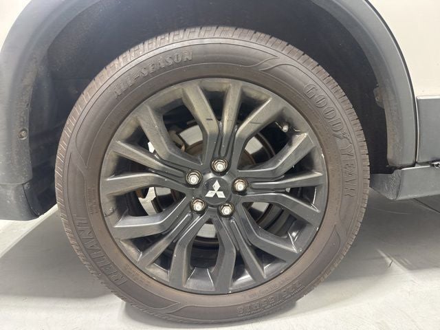 2018 Mitsubishi Outlander LE