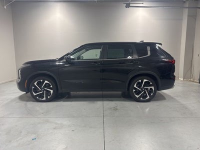 2023 Mitsubishi Outlander SE