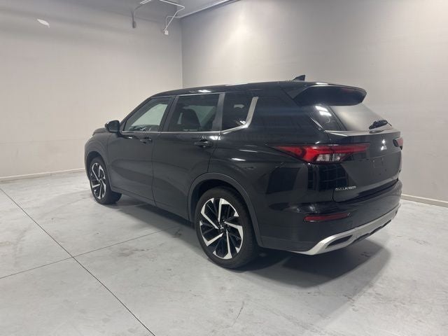 2023 Mitsubishi Outlander SE