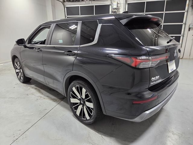 2025 Mitsubishi Outlander SE