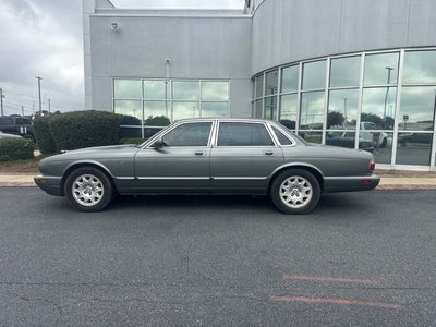 2003 Jaguar XJ8 Base