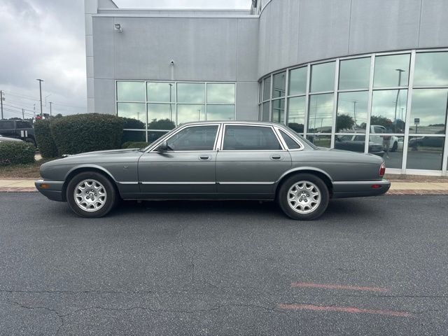 2003 Jaguar XJ8 Base