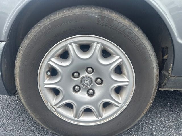 2003 Jaguar XJ8 Base