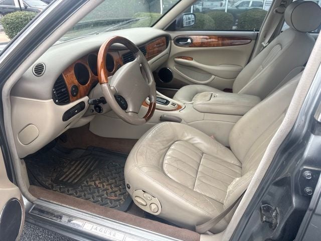 2003 Jaguar XJ8 Base