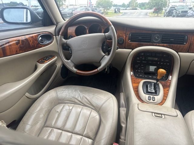 2003 Jaguar XJ8 Base
