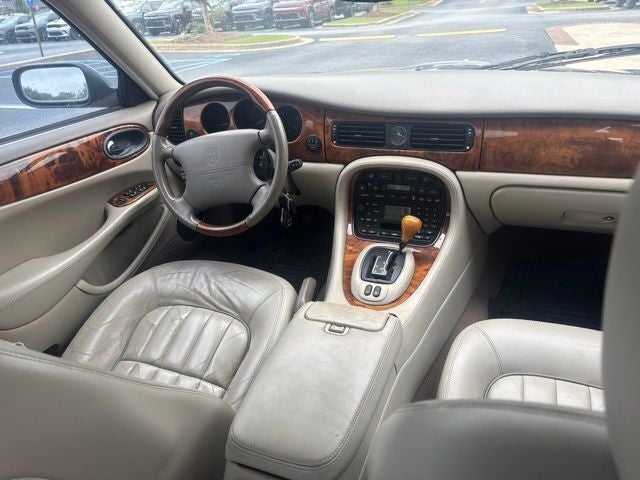 2003 Jaguar XJ8 Base