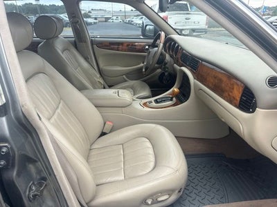 2003 Jaguar XJ8 Base