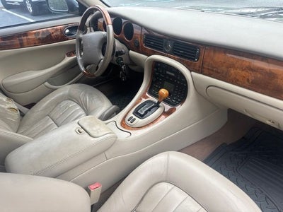 2003 Jaguar XJ8 Base