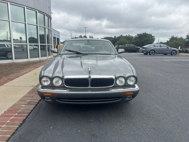 2003 Jaguar XJ8 Base