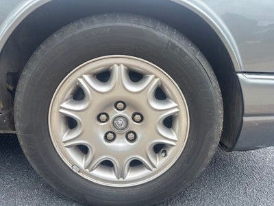 2003 Jaguar XJ8 Base