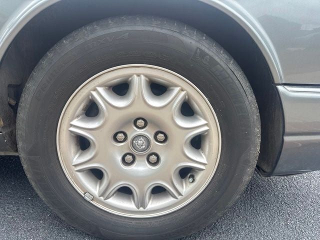 2003 Jaguar XJ8 Base
