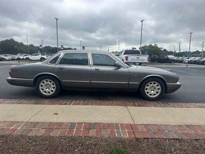 2003 Jaguar XJ8 Base