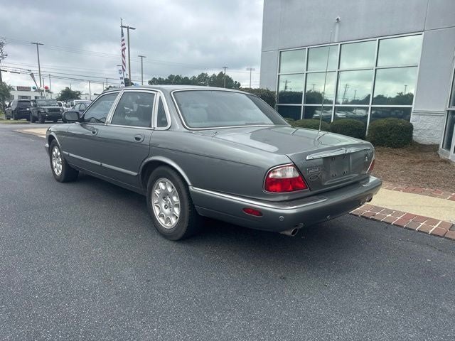 2003 Jaguar XJ8 Base