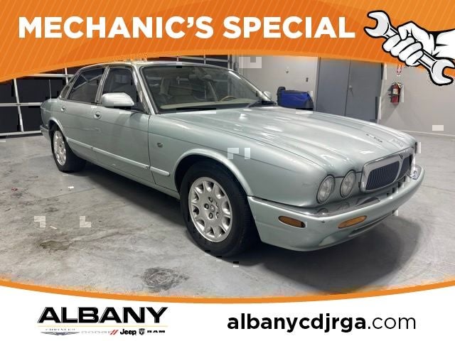 2000 Jaguar XJ8 Base