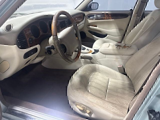 2000 Jaguar XJ8 Base