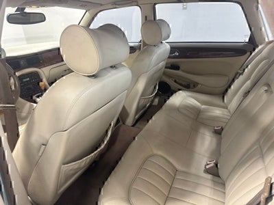 2000 Jaguar XJ8 Base