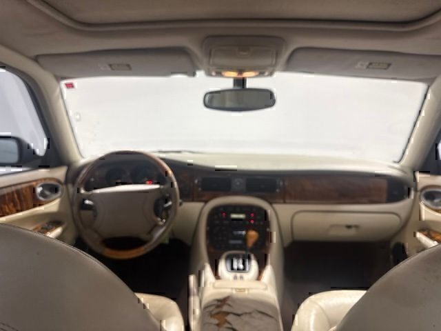 2000 Jaguar XJ8 Base