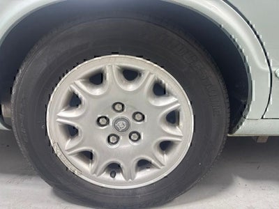 2000 Jaguar XJ8 Base
