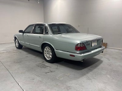 2000 Jaguar XJ8 Base