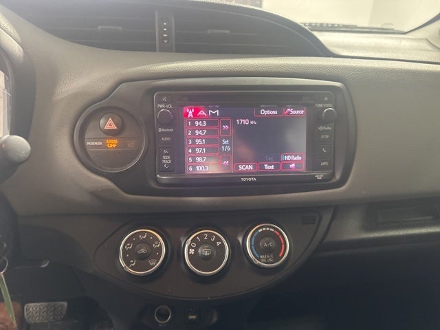 2017 Toyota Yaris LE