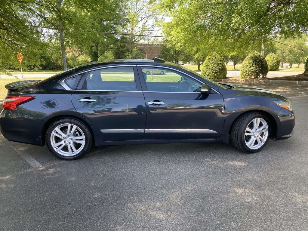 Used 2016 Nissan Altima SL with VIN 1N4BL3AP0GC228155 for sale in Huntsville, AL