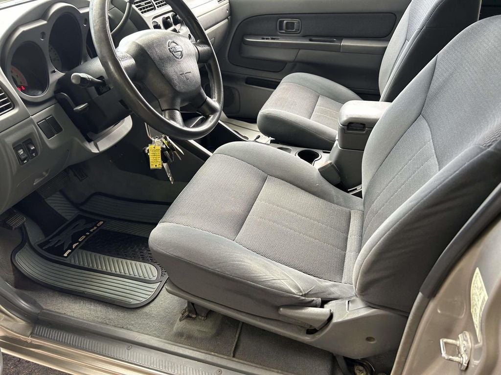 2004 Nissan Frontier XE