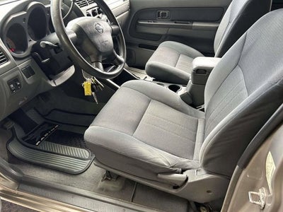 2004 Nissan Frontier XE
