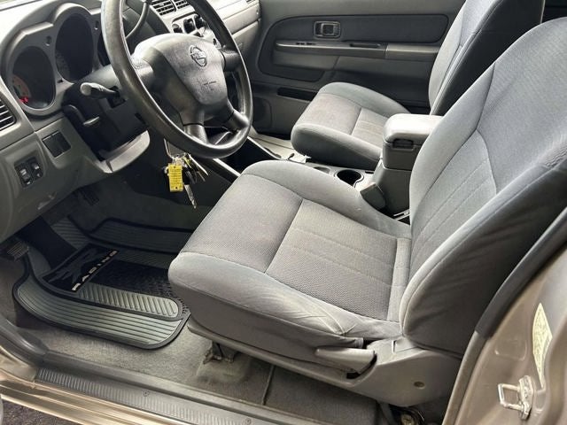 2004 Nissan Frontier XE