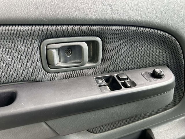 2004 Nissan Frontier XE