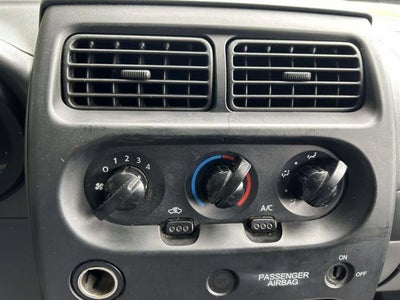 2004 Nissan Frontier XE