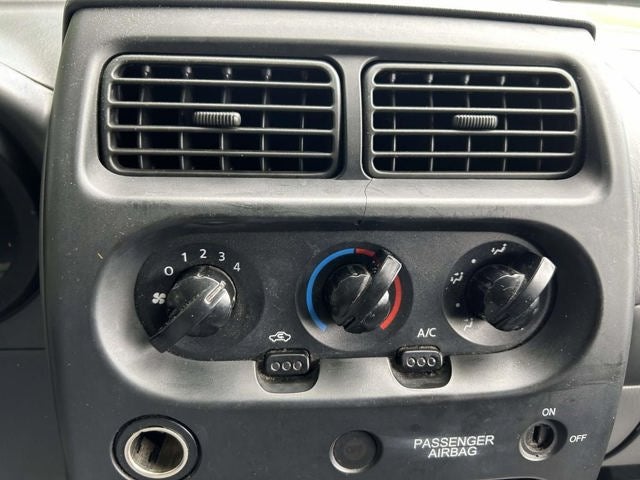 2004 Nissan Frontier XE
