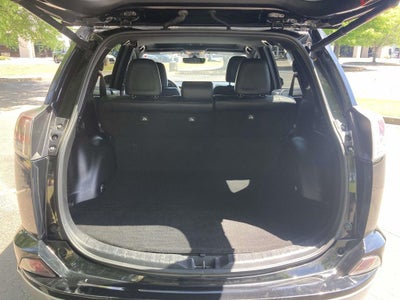 2018 Toyota RAV4 SE