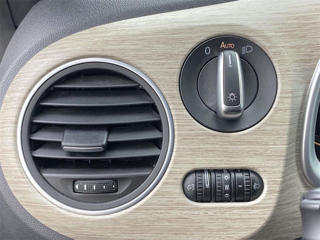 2018 Volkswagen Beetle 2.0T Coast