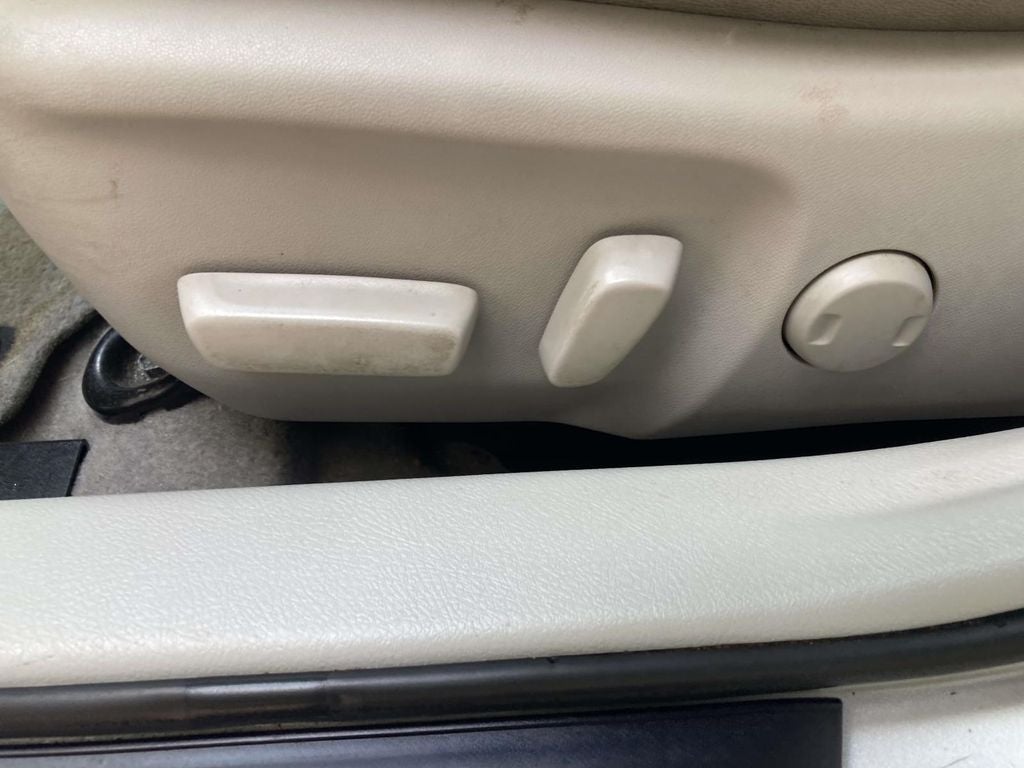 2012 Toyota Camry Hybrid XLE