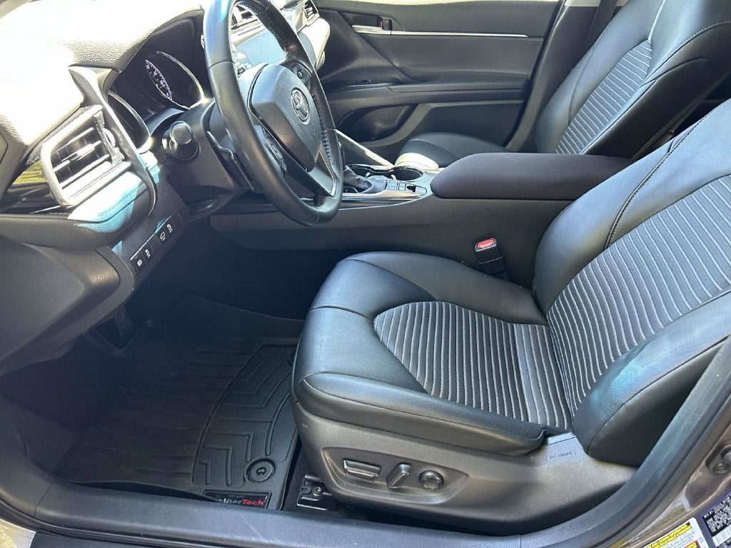 2020 Toyota Camry Hybrid SE