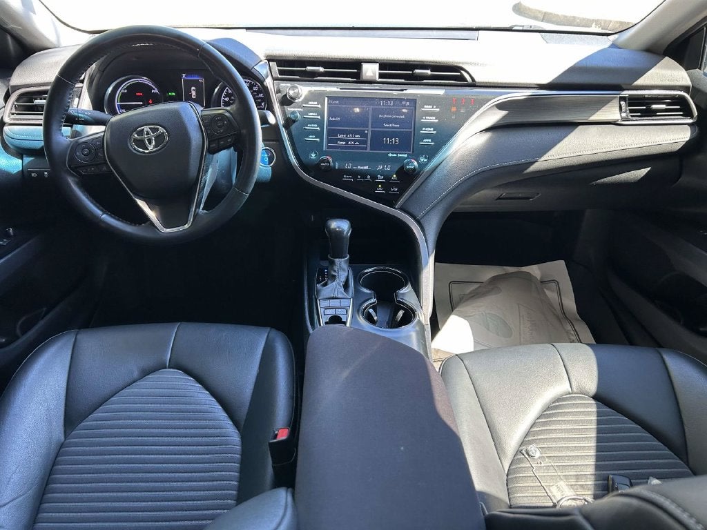 2020 Toyota Camry Hybrid SE