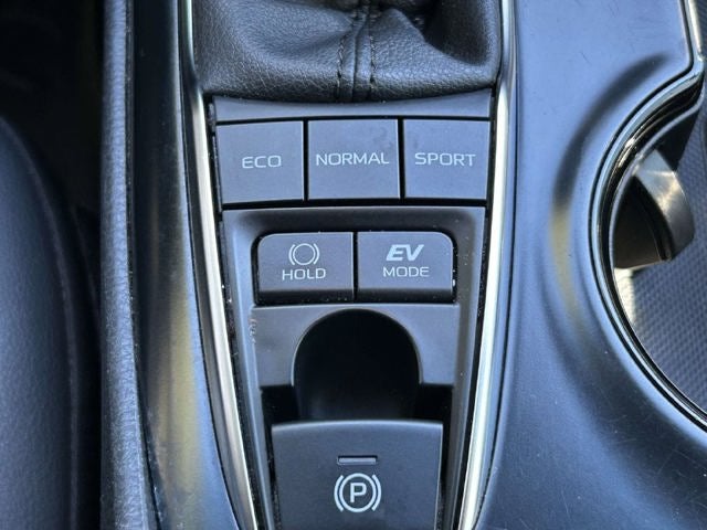 2020 Toyota Camry Hybrid SE