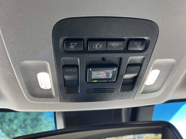 2020 Toyota Camry Hybrid SE