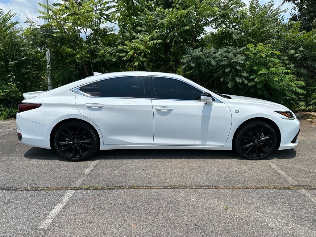2024 Lexus ES 300h F SPORT Handling